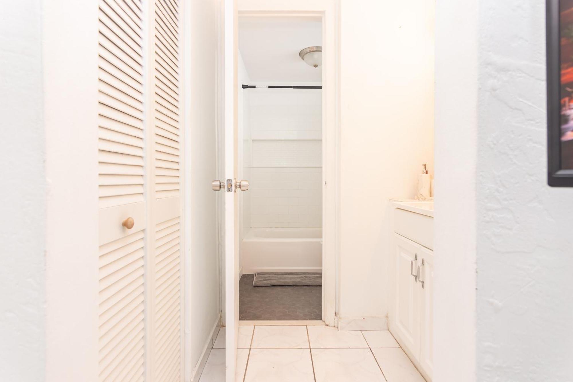 מיאמי One Bedroom Apartment - With Parking & Balcony - Heart Of Wynwood מראה חיצוני תמונה